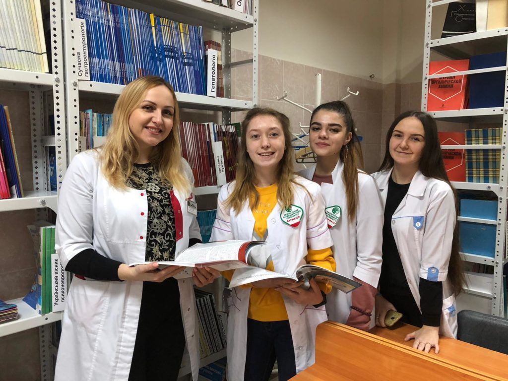 Екскурсія зі студентами до Наукової Бібліотеки НФаУ